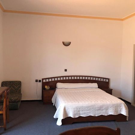 Hotel Choumis Haj Messaoud Larache Ngoại thất bức ảnh
