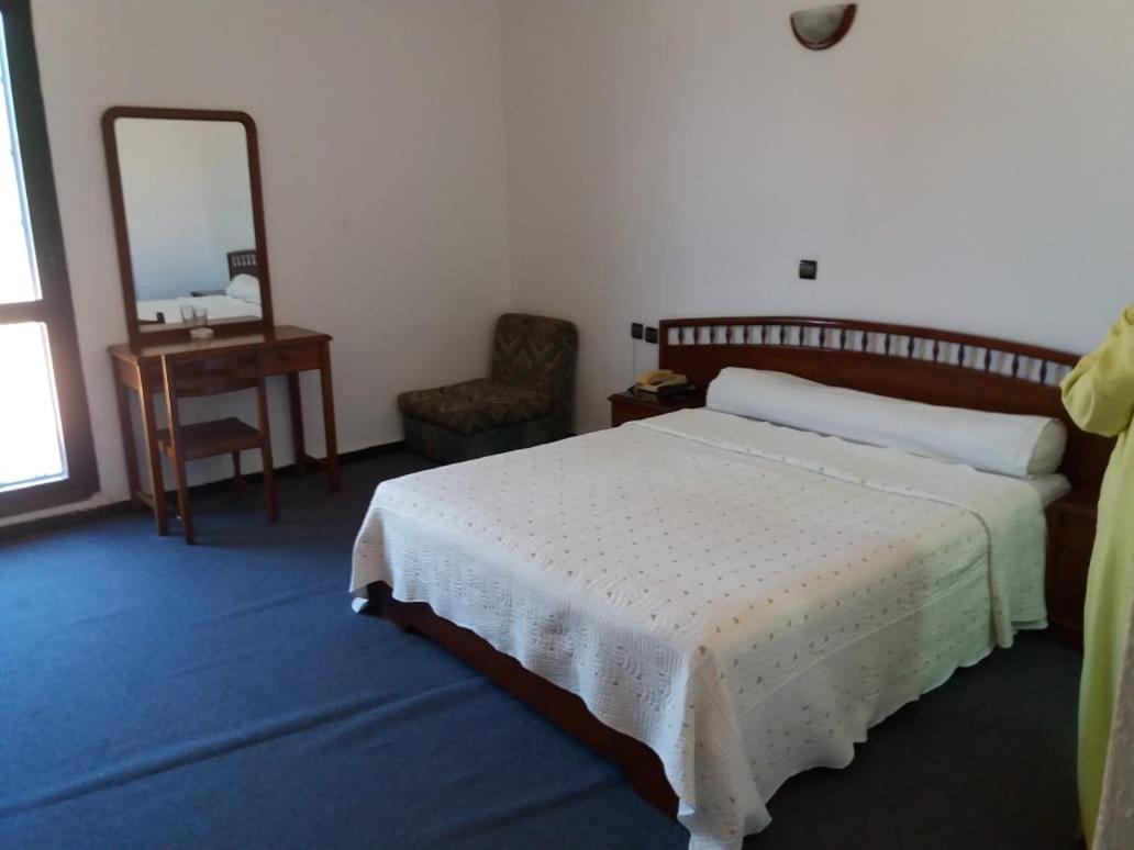 Hotel Choumis Haj Messaoud Larache Ngoại thất bức ảnh