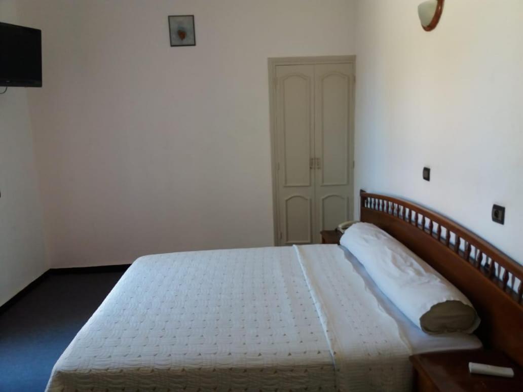 Hotel Choumis Haj Messaoud Larache Ngoại thất bức ảnh